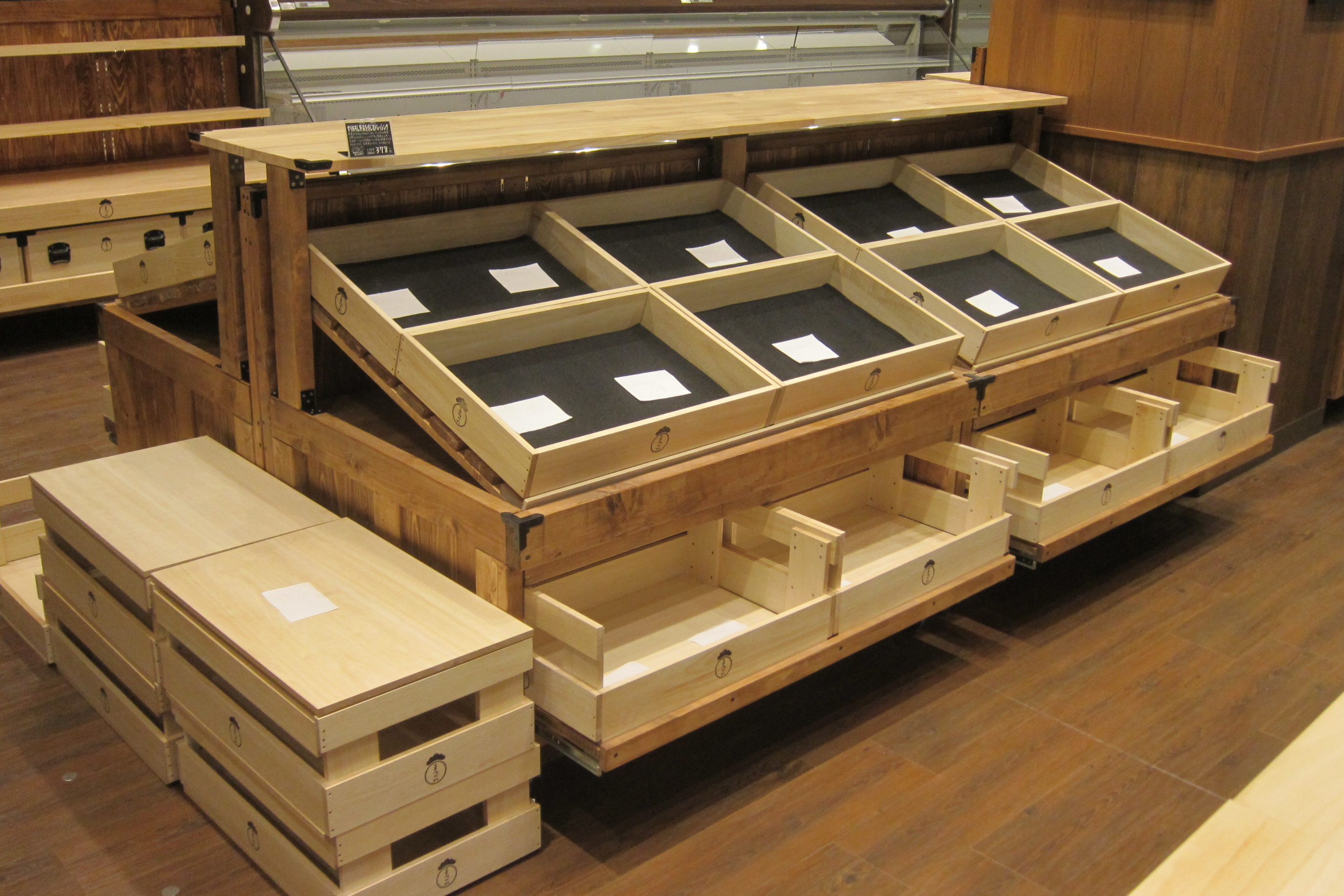 青果用木製傾斜什器