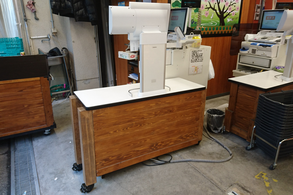 レジ台キャスター付改造